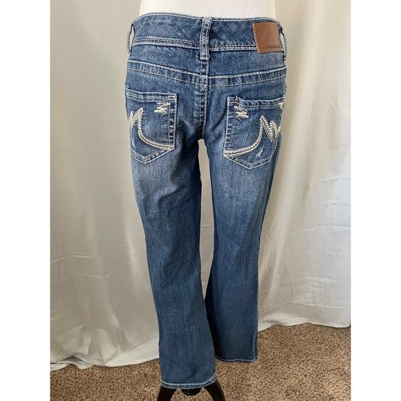 Maurices Medium Wash Mid-Rise Curvy Boot Cut Fit Jeans - Picture 6 of 12